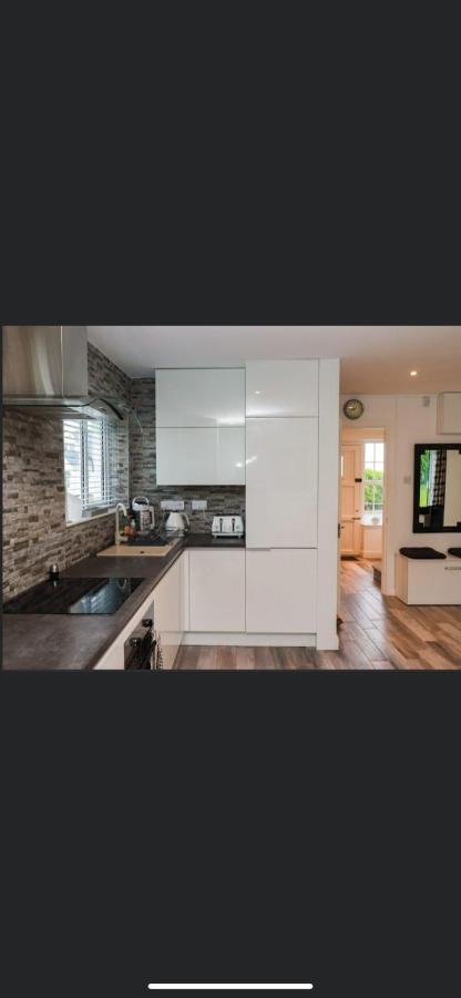 20 Holiday Cottage, East End แบลลีบัลเนียน ภายนอก รูปภาพ